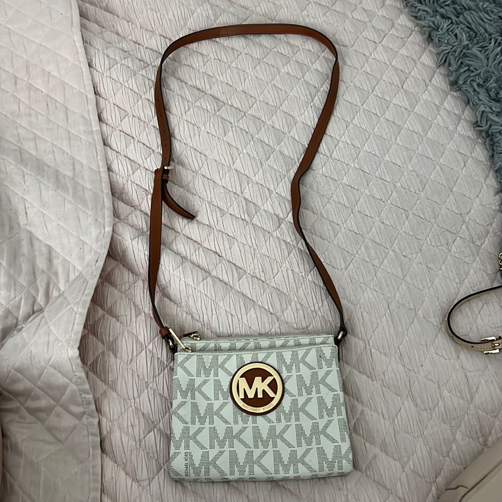 White Michael Kors crossbody bag